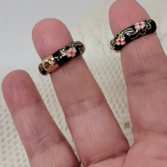 CCO Floral Huggie Hoop Earrings Enamel Stainless Steel Posts Black Pink OS New - Picture 7 of 12